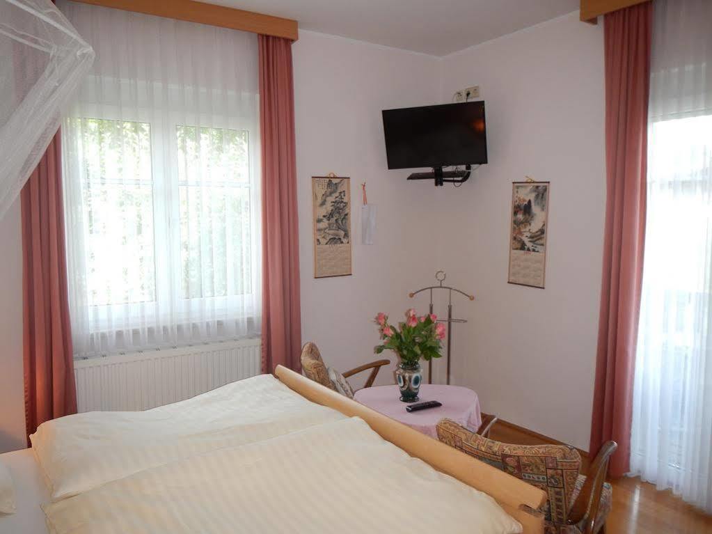 Appartement Haus Friedburg à Velden am Wörther See Extérieur photo